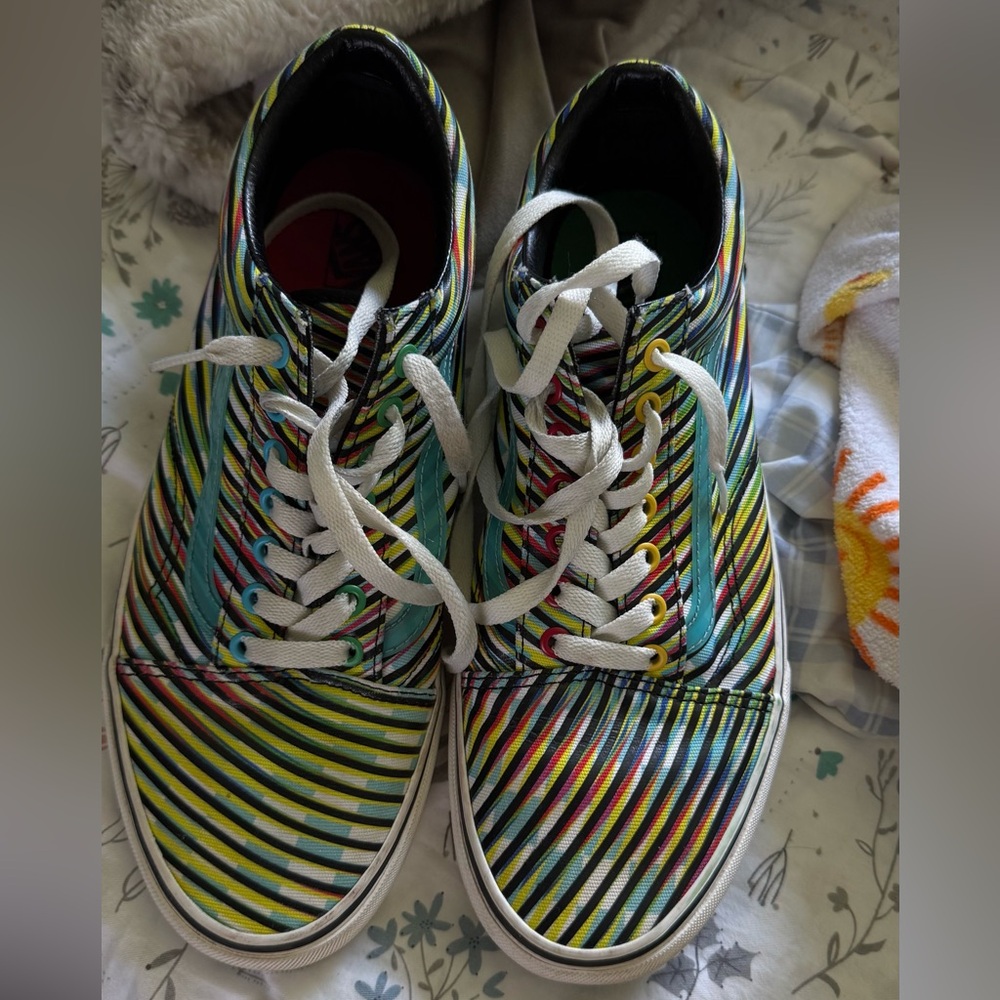 Vans Anderson Pakk Yes Lawf Blue and Green Sneakers with Classic Low-Top Design